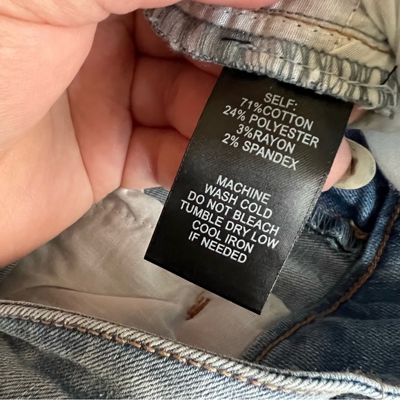 Lulus | Perfect For You Light Wash Mid-Rise Cropped Skinny Jeans - Picture 7 of 9